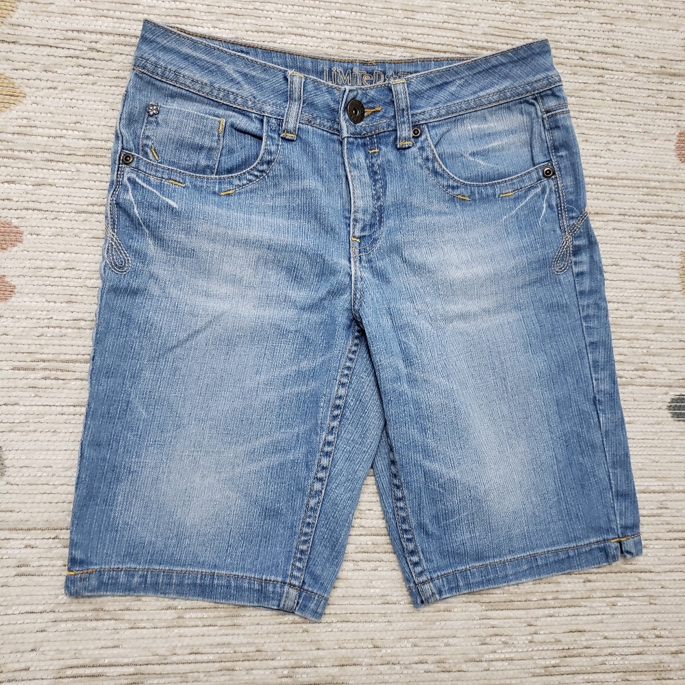 Girl's Limited Too denim shorts size 10 1/2  waist flat 14.5 so 29 around.